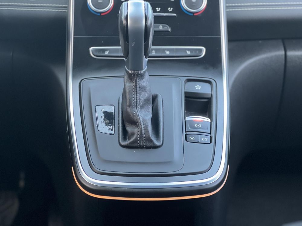 RENAULT GRAND SCENIC Scénic 1.7 Blue dCi Intens EDC (7 személyes ) Carplay. Tolatókamera. tempomat