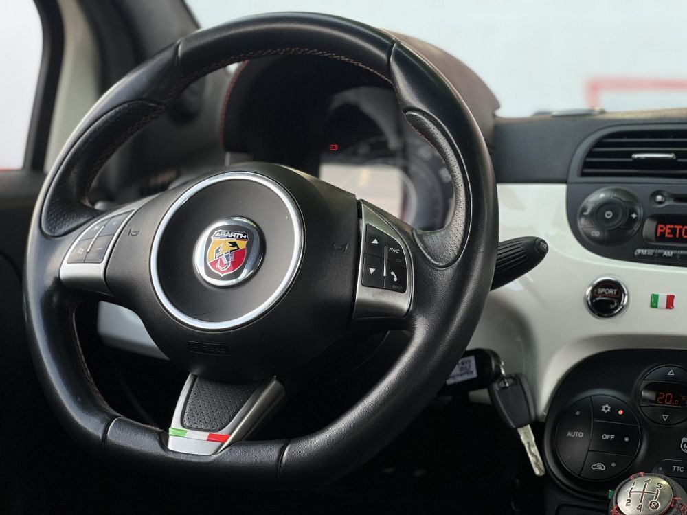 ABARTH 500 1.4 76e km. akrapovic. digitklíma. rendszeresen karbantartott!