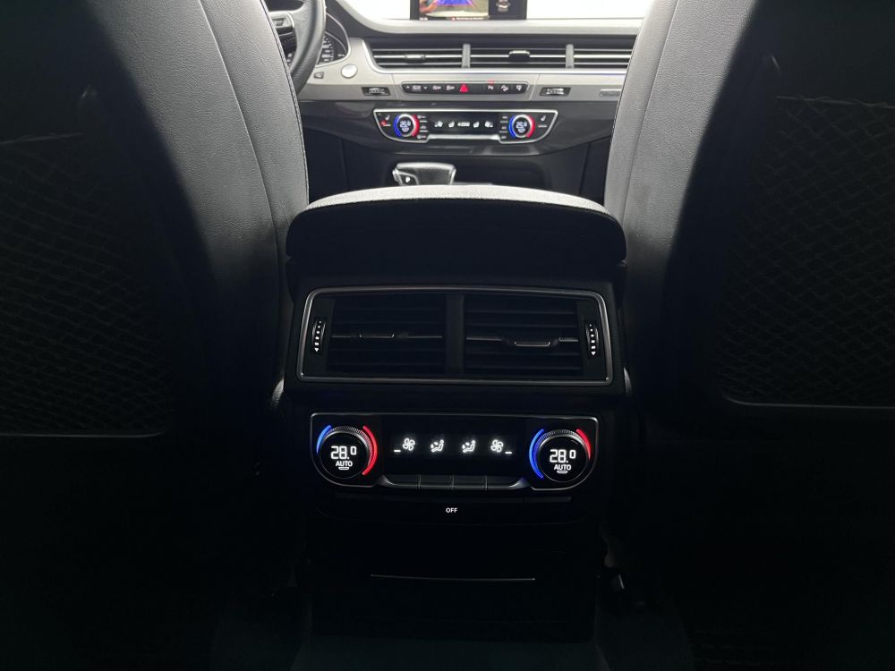 AUDI Q7 3.0 V6 TDI quattro Tiptronic ic S-line. BOSE hangrendszer. memória. 4x ülésfűtés. 4x digit klíma. Szervizelt!