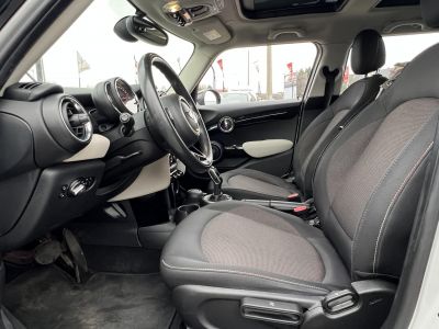 MINI COOPER 1.5 M.o.-i. 1.tul. Klíma Panoráma tető Harman/Kardon Téli/nyári garnitúra!