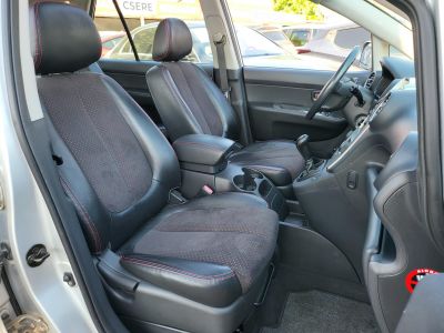 KIA CARENS 2.0 LX 7 személyes Napfénytető Digitklíma Félbőr Tolatóradar Szervizelt!