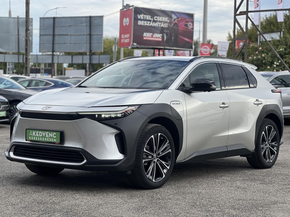 TOYOTA BZ4X Executive AWD 15e km. JBL. magas felszereltség!