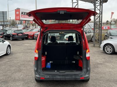 FORD TOURNEO Courier 1.5 TDCi Trend 119e km. Ülésfűtés Klíma Bluetooth Megkímélt!