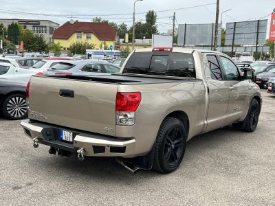 TOYOTA TUNDRA 5.7 V8 4x4 LIMITED