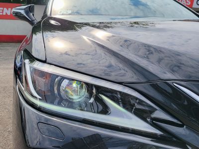 LEXUS ES 300h Prestiege Top CVT 60e km. LED Napfénytető Bőr Navi Tempomat Kamera Ülésfűtés