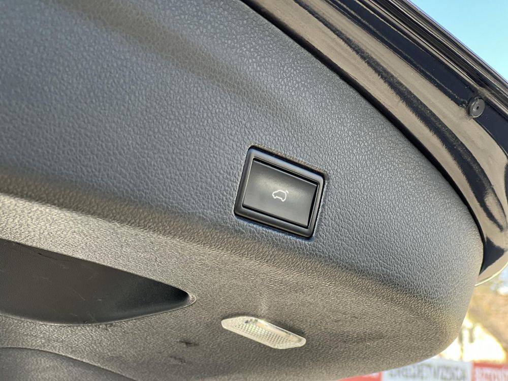 VOLKSWAGEN SHARAN 2.0 TDI BMT SCR Highline DSG [7 személy] Dynaudio. ülésmemória. Carplay. pano. vonóhorog. kamera. stb