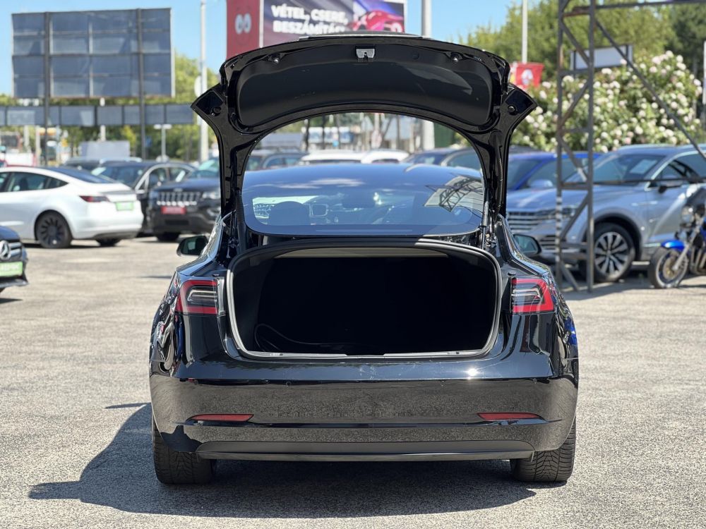 TESLA MODEL 3 Performance AWD (Automata) 106e km. mátrix LED. AMD Ryzen. hőszivattyú. garanciális!