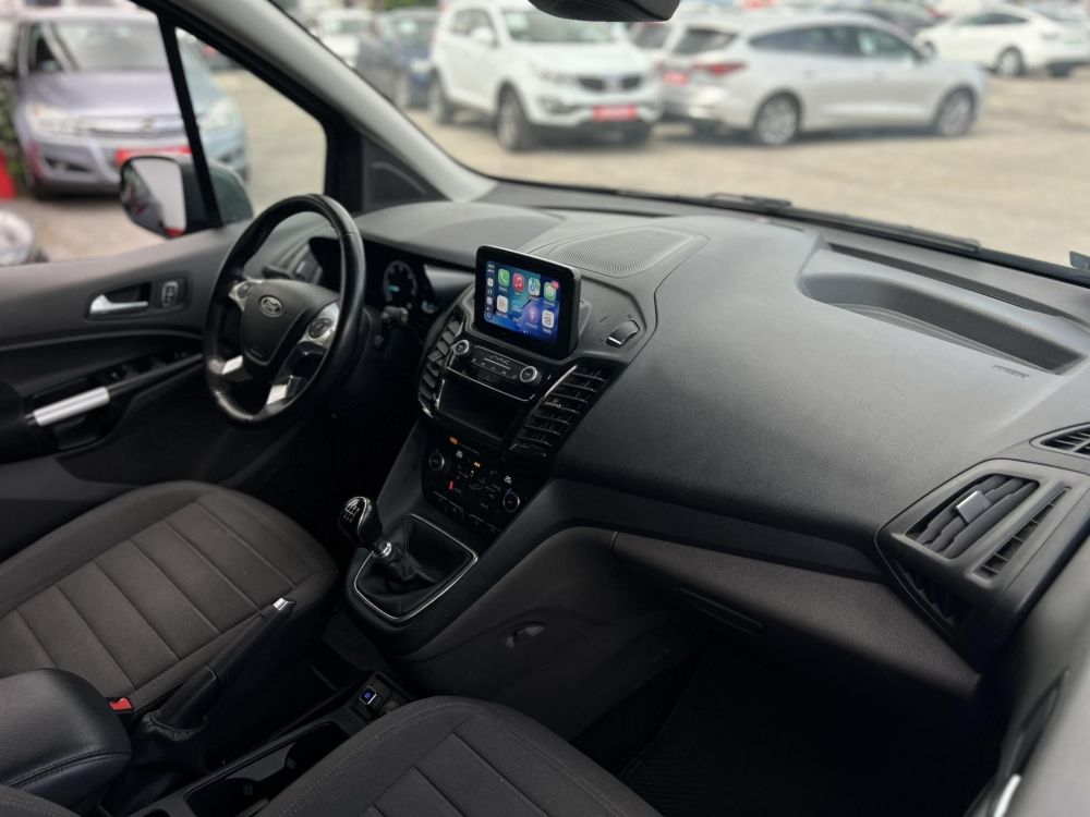 FORD CONNECT Tourneo230 1.5 TDCi L2 Titanium (7 személyes ) 79e km. M.o.-i. Márkaszervizelt előélet!