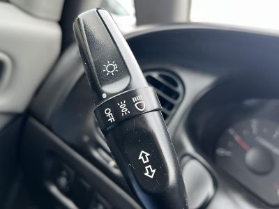 HYUNDAI H-1 2.5 CRDI (9 személyes )