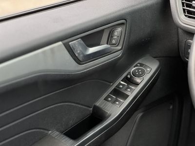 FORD KUGA 2.5 PHEV Freedom CVT 123e km. 70 km elektromos hatótáv. ülés-kormányfűtés. vonóhorog!