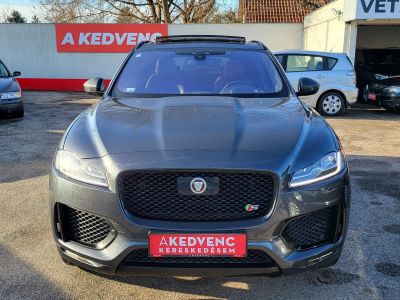 JAGUAR F-PACE 3.0 TDV6 First Edition AWD (Automata) LED Távtartó Holttér HUD Panoráma Meridian Barna bőr Vonóhorog!