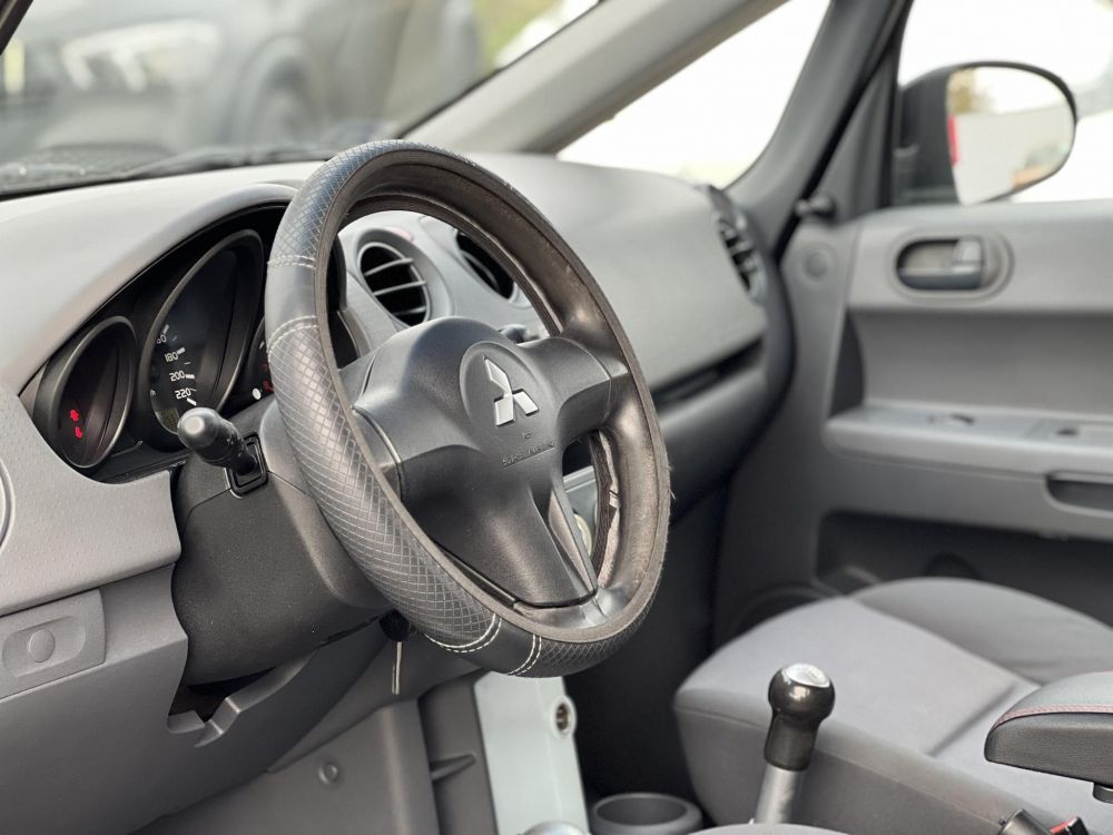 MITSUBISHI COLT 1.3 Inform AC