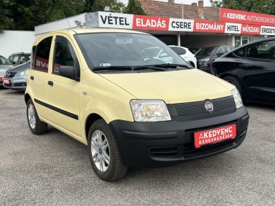 FIAT PANDA 1.1 Active 22e km!! Magyarországi. 4 évszakos gumik. Vonóhorog!