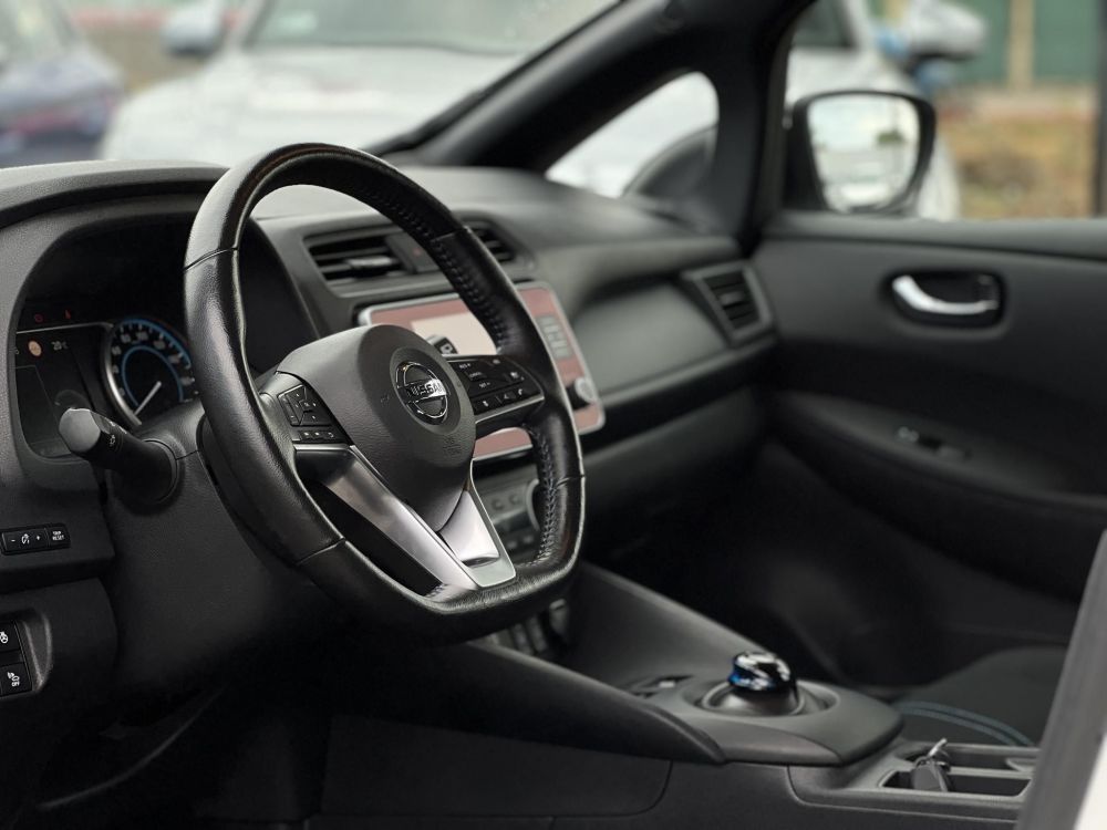 NISSAN LEAF Acenta 40kWh (Automata) 45e km. 270 km hatótáv.Ülésfűtés. kormányfűtés. téli-nyári kerék szett!