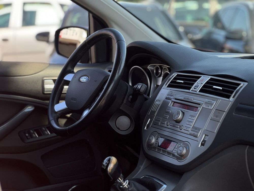 FORD KUGA 2.0 TDCi Titanium 4WD Magyarországi. ülésfűtés. keyless. tempomat. első-hátsó parkolóradar. bőrbelső!