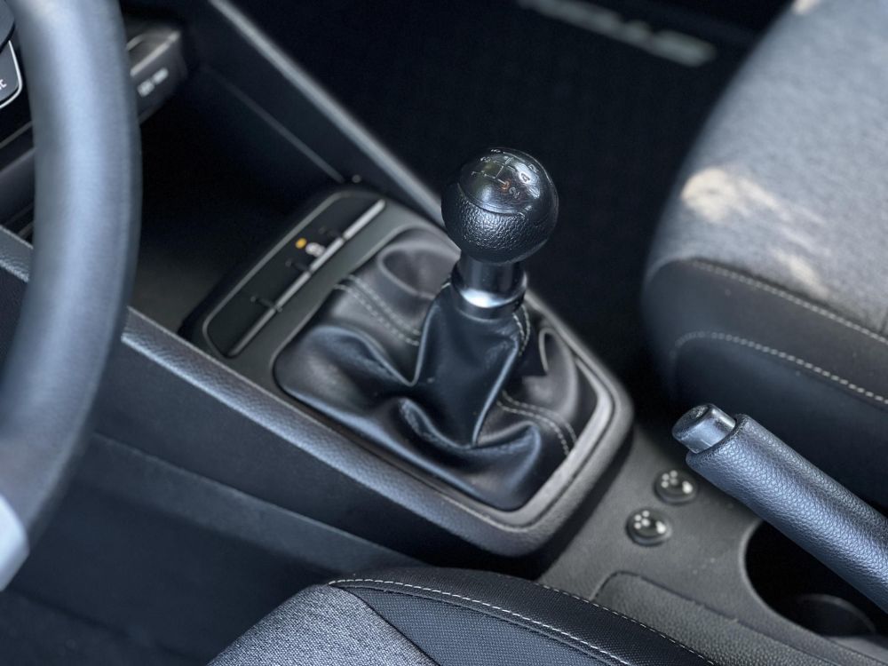 KIA STONIC 1.25 MPI Style 63e km. Magyarországi. Gyári fényezés. Végig vezetett szervizkönyv!