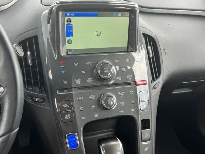 OPEL AMPERA E-Pioneer (Automata) 121e km. Zöld rendszám. Navi Tempomat Kamera Bose Ülésfűtés Bőr Keyless