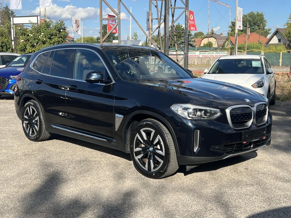 BMW IX3 73,9kWh Exkluzív konyak bőr Virtual Cockpit Panoráma tető Carplay!