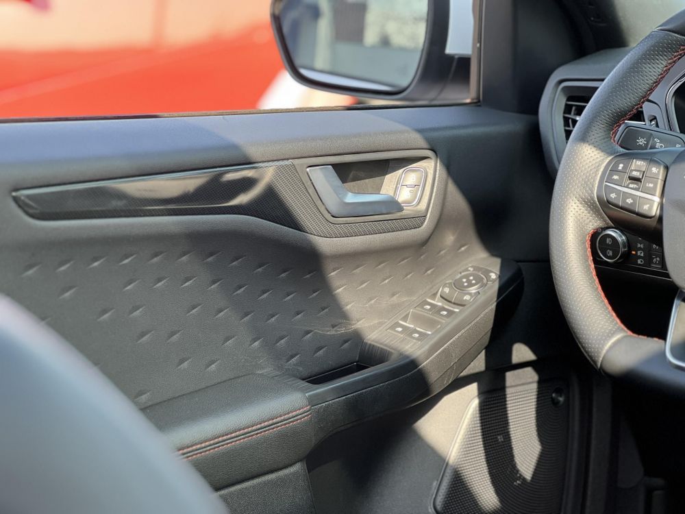 FORD KUGA 2.5 PHEV ST-Line CVT ST-line. panoráma tető