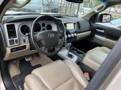 TOYOTA TUNDRA 5.7 V8 4x4 LIMITED