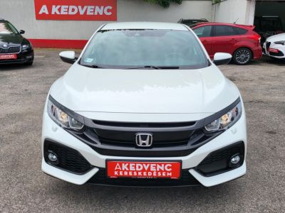 HONDA CIVIC 1.0 T Elegance Navi M.o.i. 1.tul. Márkaszervizelt! 150e km-ig garanciális!
