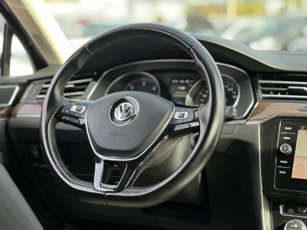 VOLKSWAGEN PASSAT VIII Variant 2.0 TDI BMT Comfortline DSG M.o.-i. LED. CARPLAY. rendszeresen karbantartott!