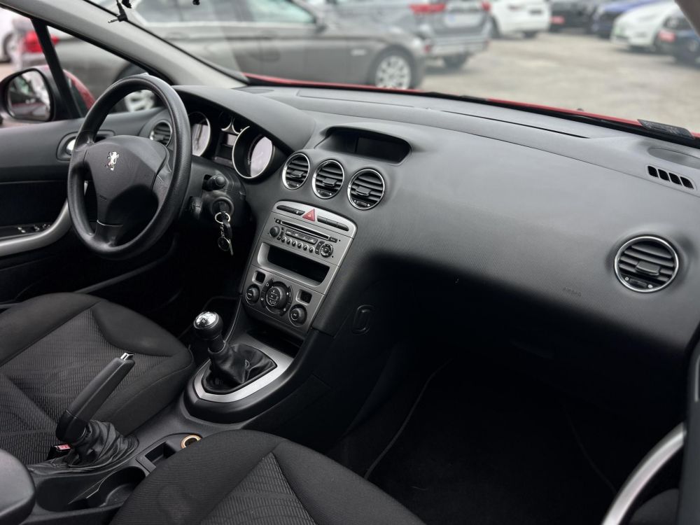 PEUGEOT 308 1.4 VTi Confort Pack 90e km. Magyarországi. klíma. tempomat. vonóhorog. 2 gyári kulcs!