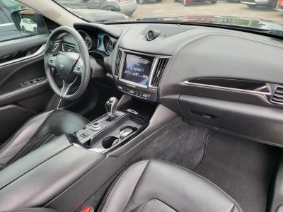 MASERATI LEVANTE 3.0 D V6 (Automata) LED Panorámatető Harman/Kardon Üléshűtés 360kamera 2.7T vonóhorog