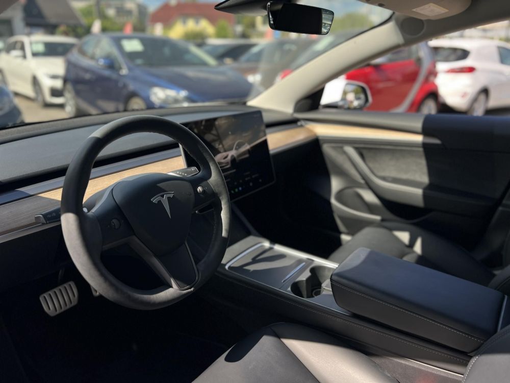 TESLA MODEL 3 Performance AWD (Automata) 90e km. AMD Ryzen. mátrix LED. hőszivattyú. 2 töltőkábel. megkímélt állapot!