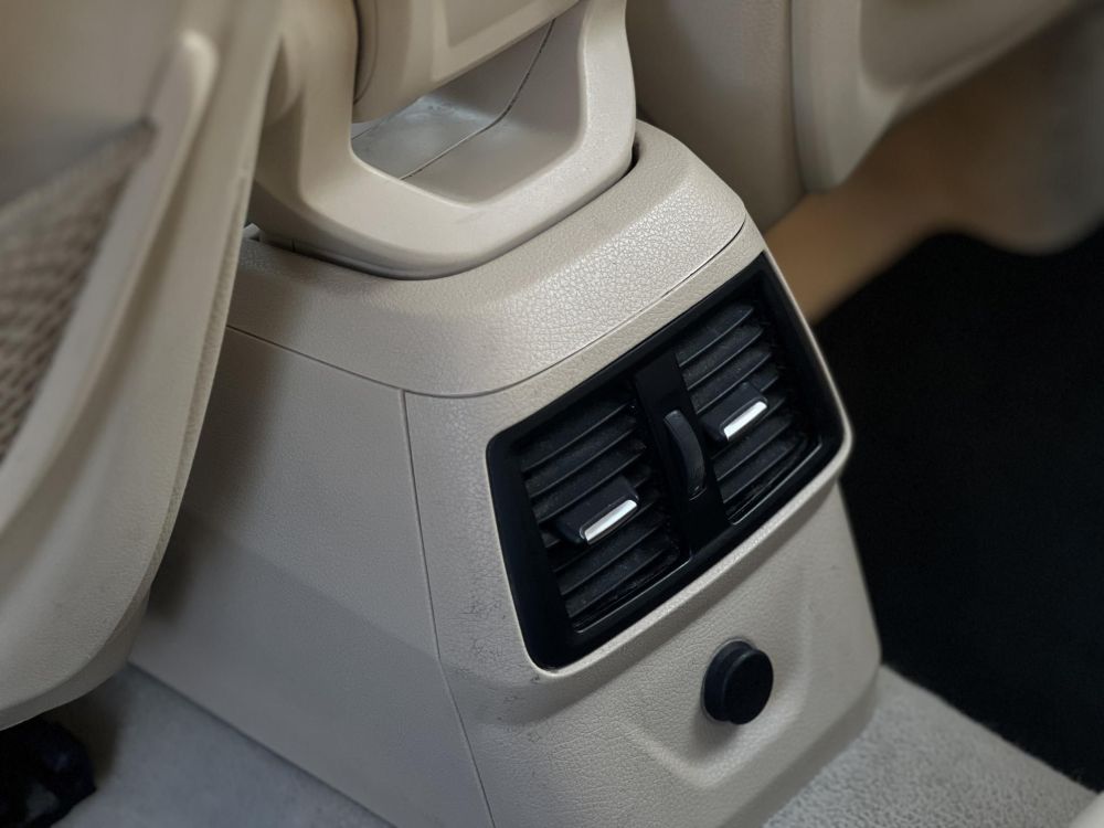 BMW 218i Advantage (Automata) Active Tourer. M.o.-i. vajbőr belső. ülésfűtés. keyless. Wallis szerviz