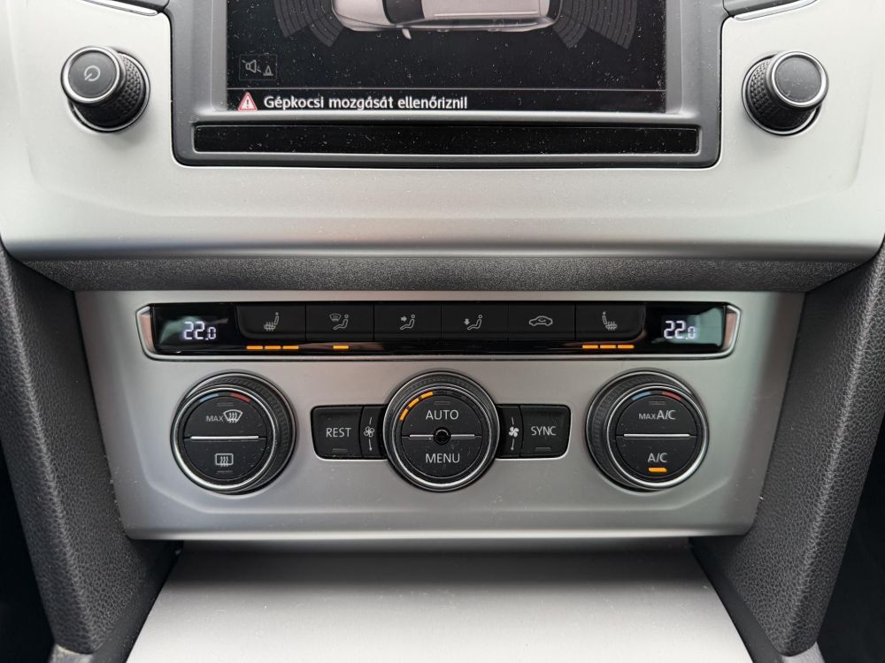VOLKSWAGEN PASSAT VIII 1.4 TSI BMT ACT Comfortline Távtartó Navi Ülésfűtés Tolatóradar Frissen szervizelt!