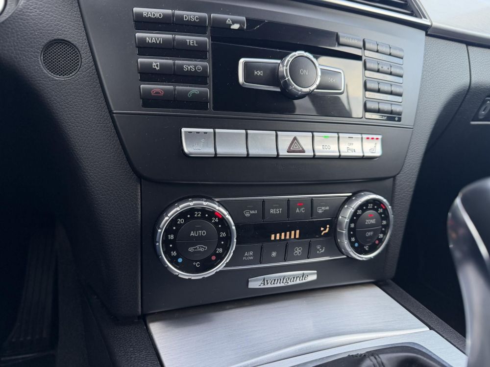 MERCEDES-BENZ C 220 T CDI BlueEFFICIENCY Avantgarde (Automata) Magyarországi Teljes szerviztörténet!