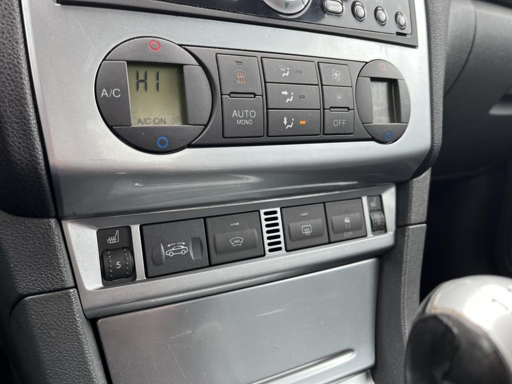 FORD FOCUS Coupe Cabriolet 2.0 Sport Klíma Tempomat Bluetooth Bőr belső LEGJOBB ÁRON!