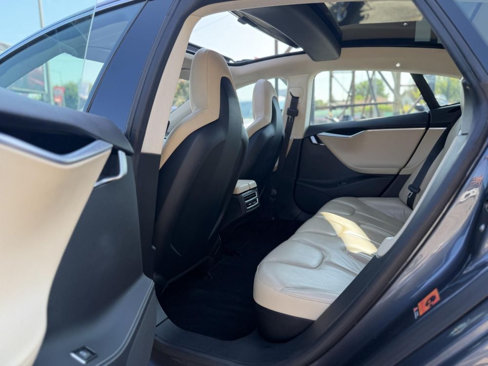 TESLA MODEL S 85 (Automata) SC01. CCS UPGRADE. FREE SUPERCHARGER. 88% AKKU!