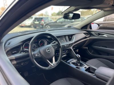 OPEL INSIGNIA Sports Tourer 1.5 Edition Start Stop M.o.-i. sérülésmentes. 4 évszakos gumik. CARPLAY!