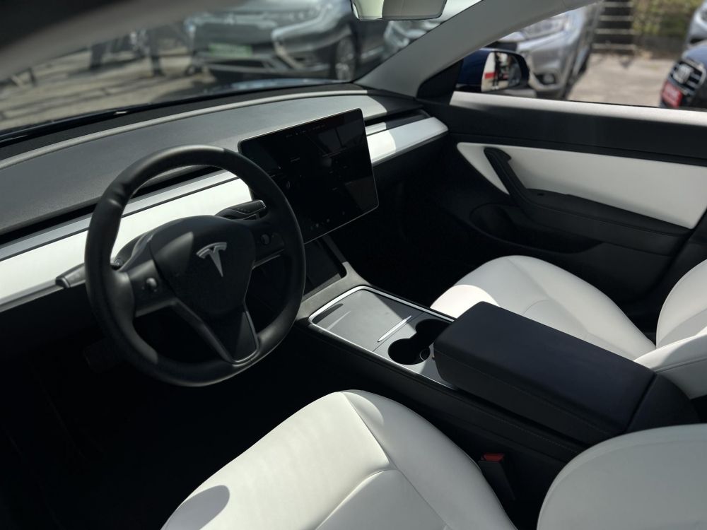TESLA MODEL 3 Long Range AWD (Automata) 44e km. FEHÉR BELSŐ. mátrix LED. hőszivattyú. garanciális!