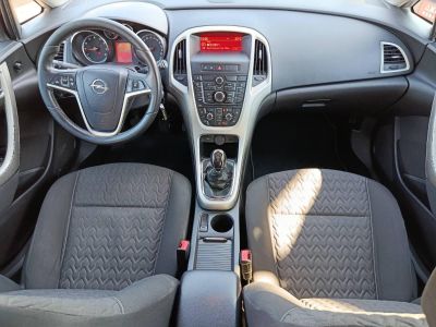 OPEL ASTRA J 1.6 Enjoy M.o.-i. Klíma Tempomat Bluetooth Esőszenzor! 7-8L/100km