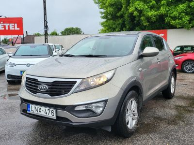 KIA SPORTAGE 1.7 CRDi LX M.o.-i. A legjobb áron! Szervizelt! 4 évszakos gumik!