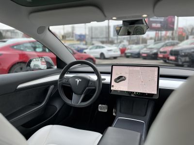 TESLA MODEL 3 Long Range AWD (Automata) 77e km. FEHÉR BELSŐ. mátrix LED. hőszivattyú. garanciális!