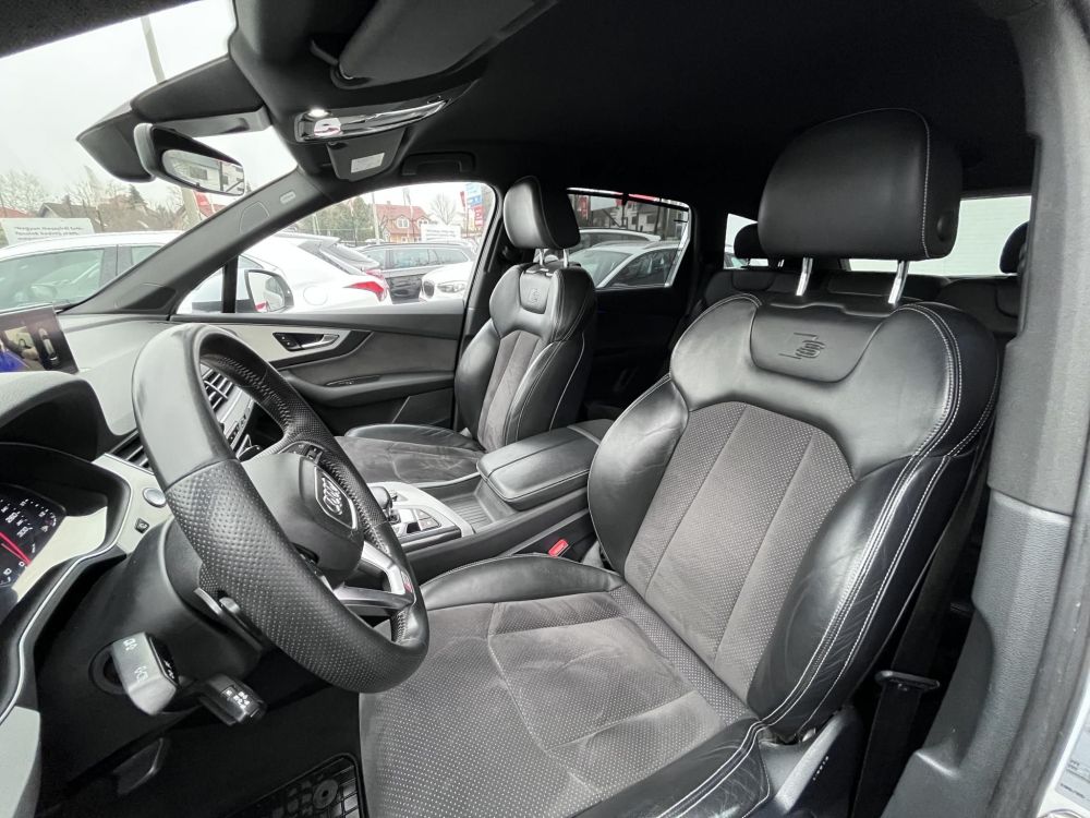 AUDI Q7 3.0 V6 TDI quattro Tiptronic ic S-line. BOSE hangrendszer. memória. 4x ülésfűtés. 4x digit klíma. Szervizelt!