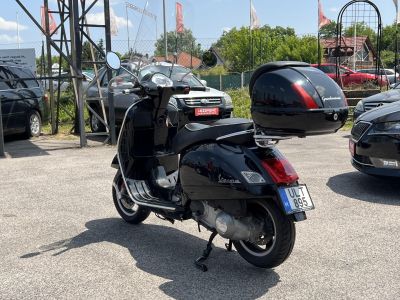 VESPA GTS 11e km. Itt a szezon irány a város! Friss műszaki vizsga!