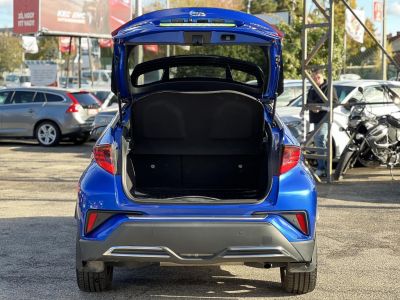 TOYOTA C-HR 2.0 Hybrid Selection e-CVT M.o.-i. LED fényszórók. kamera. keyless. sávtartó. ülés-kormányfűtés