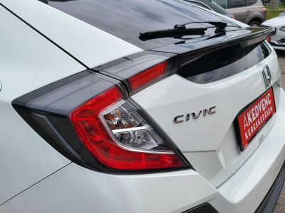 HONDA CIVIC 1.0 T Elegance Navi M.o.i. 1.tul. Márkaszervizelt! 150e km-ig garanciális!