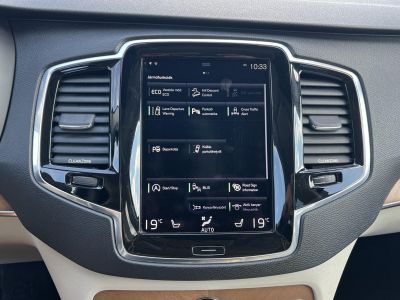 VOLVO XC90 2.0 [D5] Momentum Geartronic LED Tempomat Navi Holttér Keyless Memória 4xÜlésfűtés Vajbőr Vonóhorog