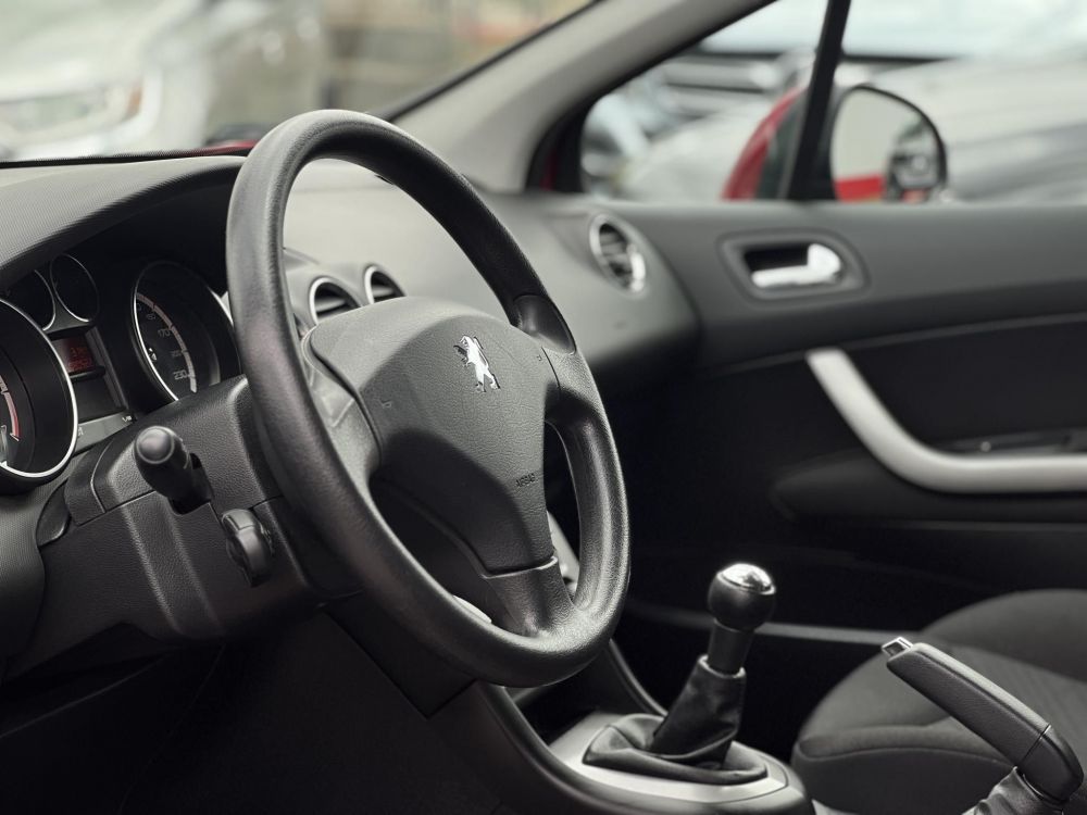 PEUGEOT 308 1.4 VTi Confort Pack 90e km. Magyarországi. klíma. tempomat. vonóhorog. 2 gyári kulcs!