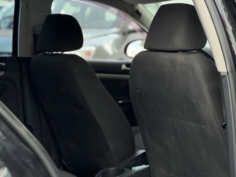 VOLKSWAGEN JETTA 1.6 Comfortline DSG Magyarországi Tolatóradar Navi Tempomat!