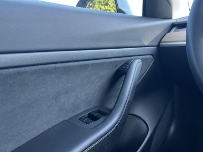 TESLA MODEL 3 Standard Range Plus Aut 96e km. mátrix LED. hőszivattyú. prémium hifi. garanciális!