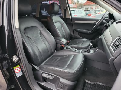 AUDI Q3 2.0 TDI DPF quattro S-tronic S Line LED Bőrbelső Navigáció Ülésfűtés Tempomat Start-Stop PDC