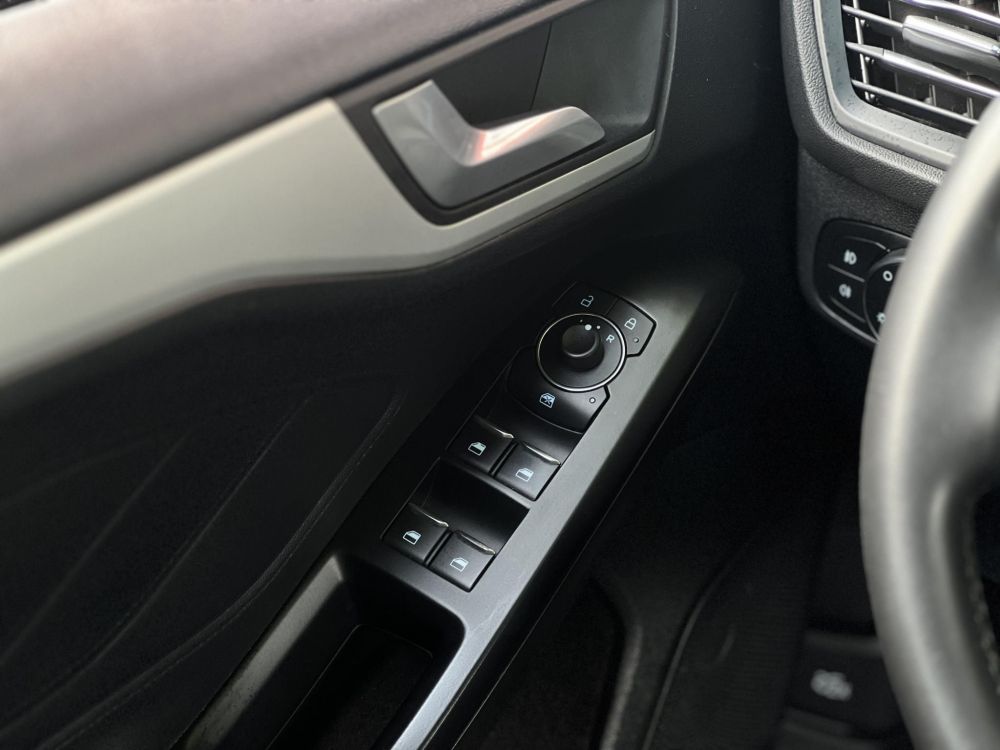 FORD FOCUS 1.0 EcoBoost Trend Magyarországi. Márkaszervizelt!