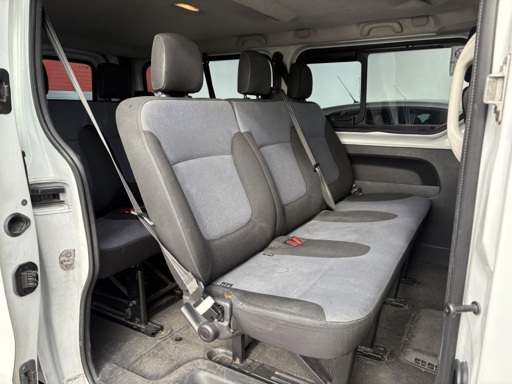 OPEL VIVARO 1.6 CDTI L1H1 2.7t Start-Stop Euro 6 (9 személyes) M.o.-i. 1.tul. Tempomat Klíma Tolatóradar